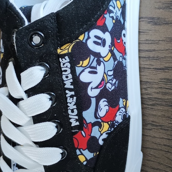 Disney's Men's Mickey Mouse Graphic Print Low Top Sneakers     Size 11.5    NWT - Picture 8 of 14